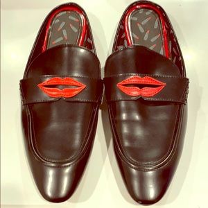 Leather slips on with Lip decal